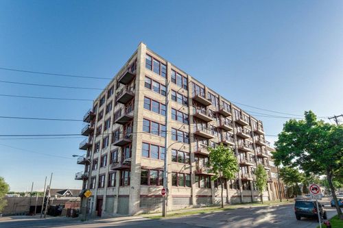 215 W Maple St, Milwaukee, WI, 53204-4047 | Card Image