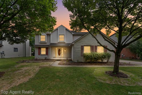 7012 Foxcreek Dr, Canton, MI, 48187-3580 | Card Image