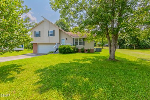 1605 Country Meadows Dr, Sevierville, TN, 37862-9335 | Card Image