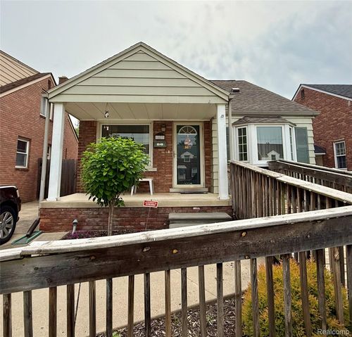1823 15th St, Wyandotte, MI, 48192-3615 | Card Image