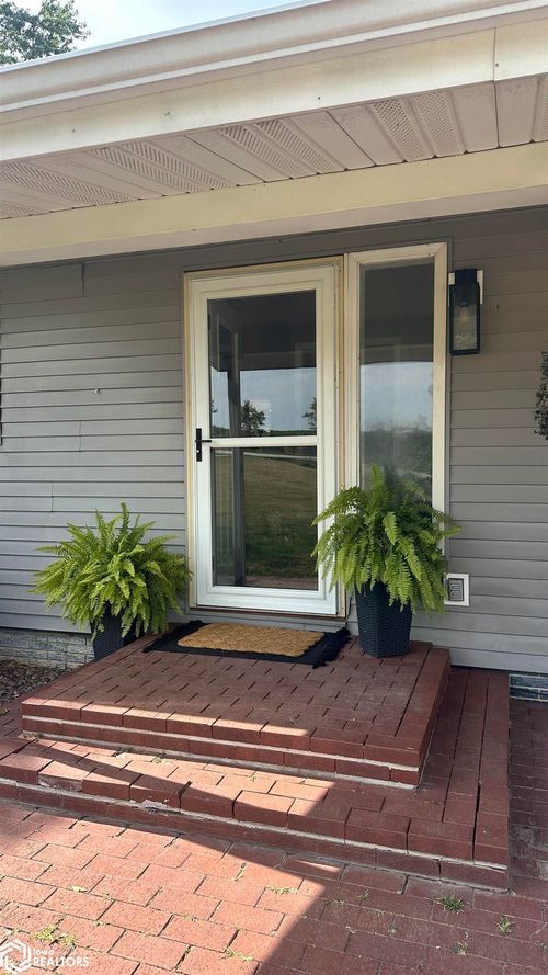 2265 Ventura Ave, Rose Hill, IA, 52586-9722 | Card Image