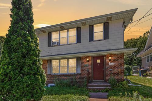 921 Weeks Ave Se, Minneapolis, MN, 55414-2675 | Card Image