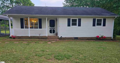 109 Hazel Dr, Boiling Springs, SC, 29316-9086 | Card Image