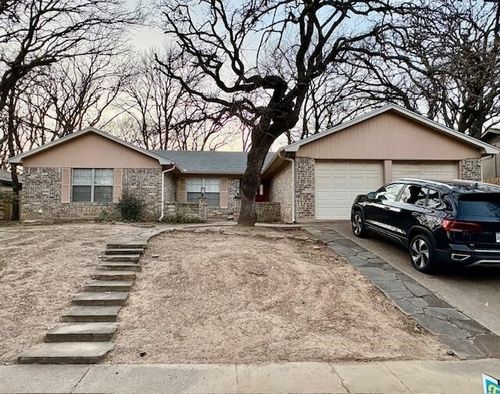 2925 Ridgewood Dr, Hurst, TX, 76054-2107 | Card Image