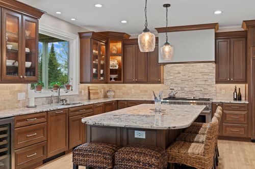 W303N8728 Woodland Dr, Hartland, WI, 53029-8480 | Card Image