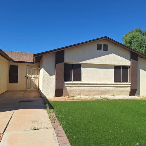 2542 S 32nd Ave, Yuma, AZ, 85364-6882 | Card Image