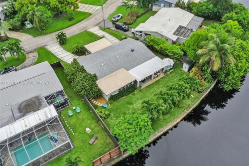 418 Nw 20th St, Wilton Manors, FL, 33311-3818 | Card Image