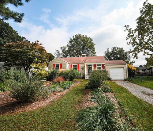 3102 E Colbert St, Sheffield, AL, 35660-1658 | Card Image