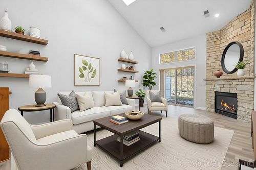 572 Cedar Bluffs Way, Slinger, WI, 53086-9053 | Card Image