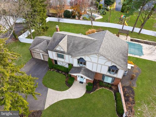 236 Carriage Hill Dr, MOORESTOWN, NJ, 08057-1302 | Card Image