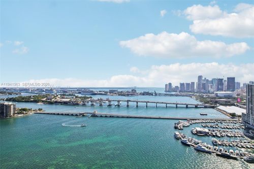 apt-4210-1750 N Bayshore Dr, Miami, FL, 33132-3216 | Card Image