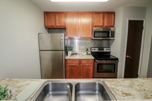 apt-347-2800 Hamline Ave N, Roseville, MN, 55113-1761 | Card Image