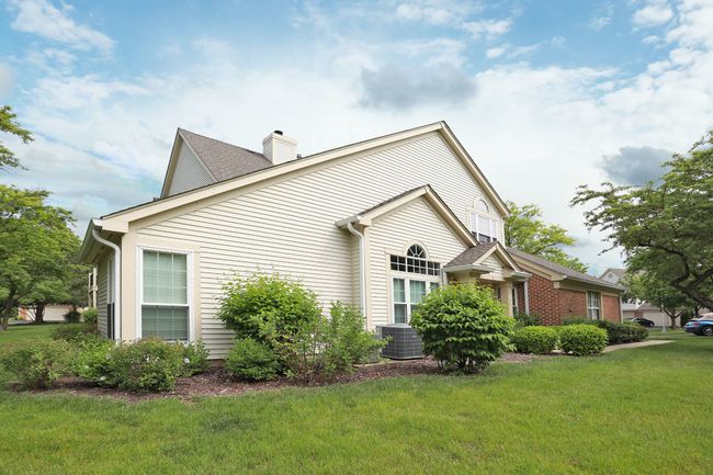 UNIT-1 - 339 Ashford Cir, Condo with 2 bedrooms, 2 bathrooms and 2 parking in Bartlett IL | Image 26