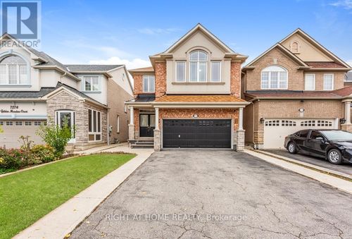 7276 Aldgate Ave, Toronto, ON, M8Y3L4 | Card Image