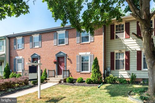 8270 Black Haw Ct, FREDERICK, MD, 21701-3277 | Card Image