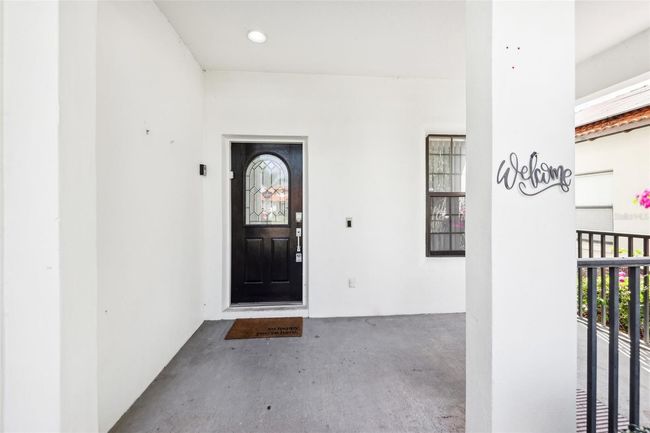 Front Entryway | Image 4