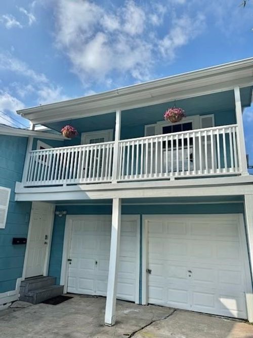 b-2955 Santa Fe St, Corpus Christi, TX, 78404-1627 | Card Image