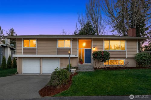 2111 N 188th St, Shoreline, WA, 98133-4241 | Card Image