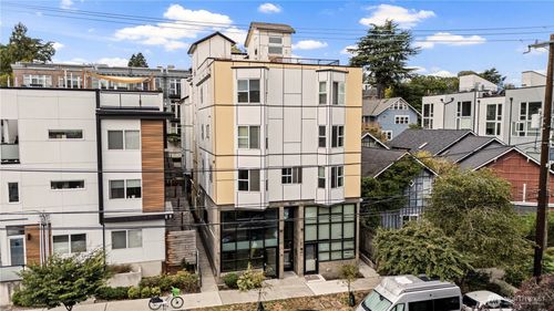1811 20th Ave, Seattle, WA, 98122-3452 | Card Image