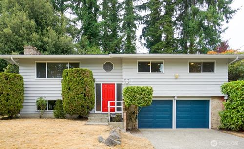 15934 Lake Hills Blvd, Bellevue, WA, 98008-4947 | Card Image