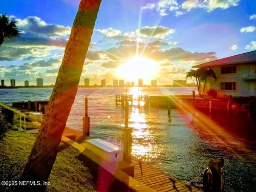 109-112 Doolen Ct, North Palm Beach, FL, 33408-5710 | Card Image