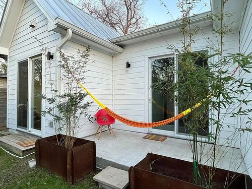 2-910 Gullett St, Austin, TX, 78702-4128 | Card Image