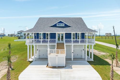18821 Warrior Rd, Galveston, TX, 77554-1118 | Card Image