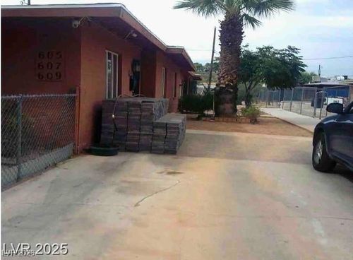 605 El Centro Pl, Las Vegas, NV, 89104-2401 | Card Image