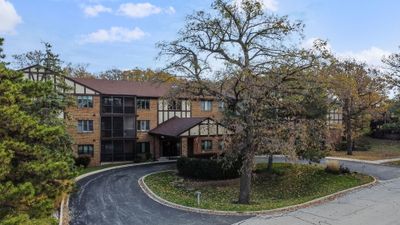 304-C - 7800 W Foresthill Lane, Condo with 2 bedrooms, 2 bathrooms and 2 parking in Palos Heights IL | Image 1