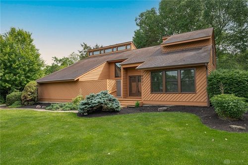 6631 Cedar Crest Trl, Washingtn Twp, OH, 45459-1351 | Card Image