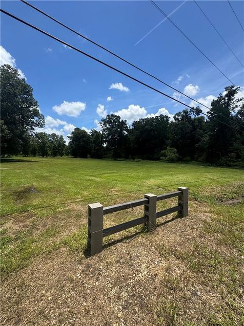 49090 Stafford Rd, Tickfaw, LA, 70466-1800 | Card Image