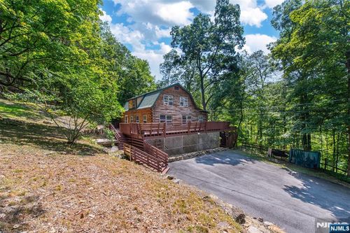 910 State Route 94, Blairstown, NJ, 07825-4104 | Card Image