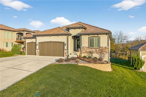 433 Coyle Ct, Lee's Summit, MO, 64002 | Card Image