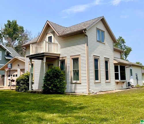 321 4th St Ne, Orange City, IA, 51041-1319 | Card Image