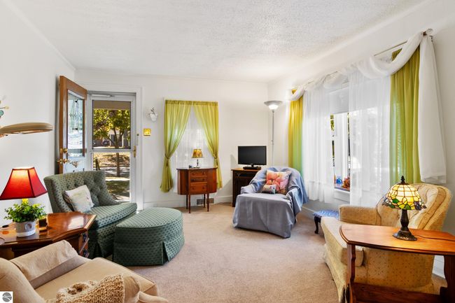 1037 E State St, House other with 2 bedrooms, 1 bathrooms and null parking in Traverse City MI | Image 6