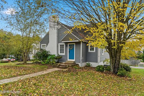 10200 Boston Ln, Knoxville, TN, 37932-2092 | Card Image