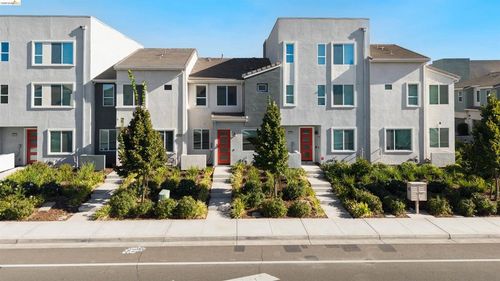 2570 Natomas Crossing Dr, Sacramento, CA, 95834-4025 | Card Image