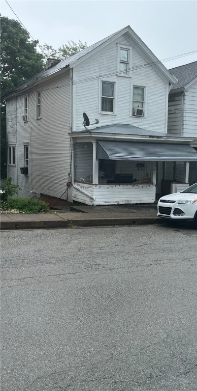 5th St, Jeannette, PA 15644