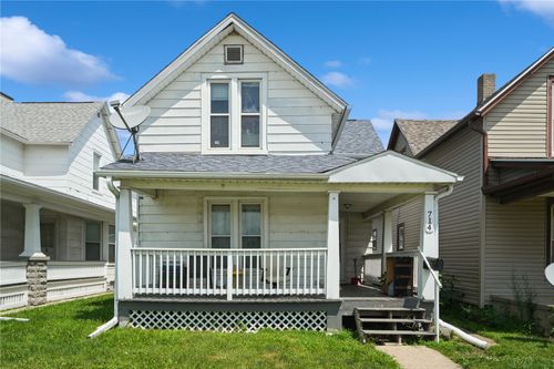 714 E Ave Nw, Cedar Rapids, IA, 52405 | Card Image