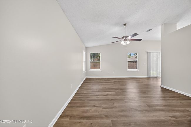 1359 Cove Landing Dr, House other with 3 bedrooms, 2 bathrooms and null parking in Jacksonville FL | Image 8