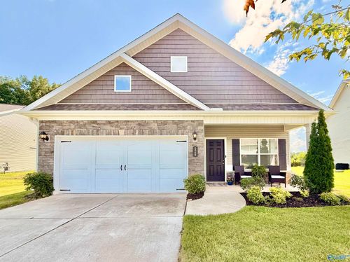 128 Lincoln Gray Cir, New Market, AL, 35761-6502 | Card Image