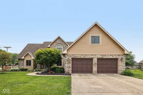 6983 White Oak Dr, Avon, IN, 46123-9385 | Card Image