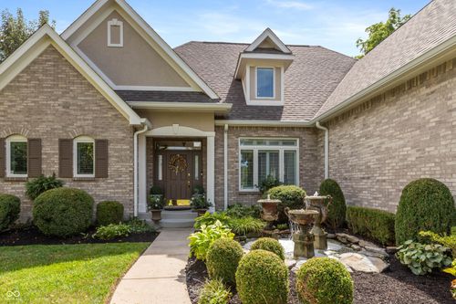 10224 Water Crest Dr, Fishers, IN, 46038-7449 | Card Image