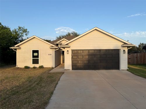 5109 Uvalde Ct, Granbury, TX, 76048-6556 | Card Image