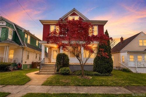 2460 Grand Ave, Niagara Falls, NY, 14301-2426 | Card Image
