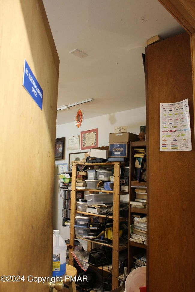 shop office | Image 23