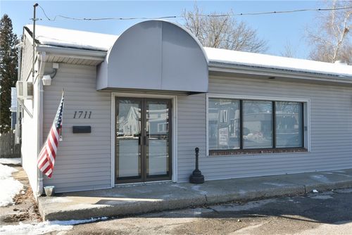 a-1709 Warwick Ave, Warwick, RI, 02889-1530 | Card Image