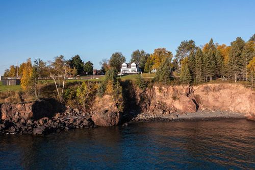 107 South Ave, Two Harbors, MN, 55616-1640 | Card Image