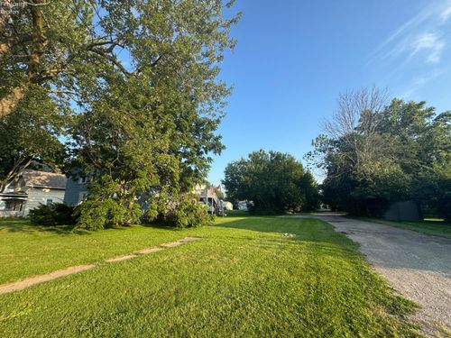 215 W 4th St, Port Clinton, OH, 43452 | Card Image