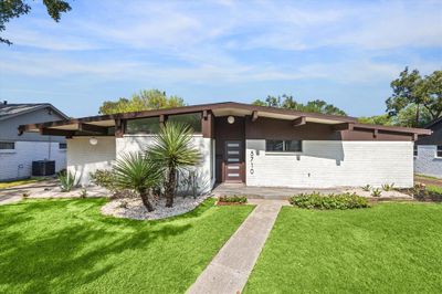 Welcome to this beautifully remodeled home nestled in the heart of Maplewood! | Image 1